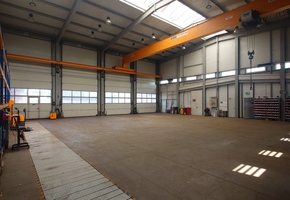 Pest county Veresegyház 7627sqm land 2957sqm building complex, equipped with cranes in whole or in parts to let