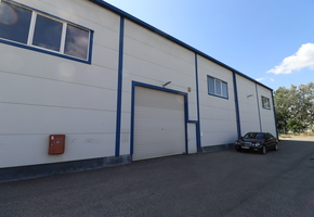 Pest county Dunakeszi 888sqm large sandwichpanel storage with 100sqm office area to let