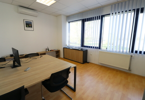 Pest county Sóskút independent premise, 2120sqm storage, 440sqm office on 6600sqm land for rent