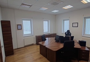 Pest county Veresegyház 7627sqm land 2957sqm building complex, equipped with cranes in whole or in parts to let