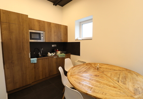 Pest county Dunakeszi in a new modern building 295sqm office and 223sqm air-conditioned storage for rent