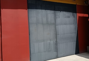 Budapest XXI. district Csepel Művek, close to the main gate industrial property for sale. Land 901sqm, building 430sqm large