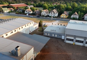 Pest county Veresegyház 7627sqm land 2957sqm building complex, equipped with cranes in whole or in parts to let