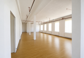 Budapest VIII. district close to Nagyvárad square heated storages with freight lift for rent