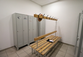 Pest county Alsónémedi 1025sqm large heated warehouse with ramp access, 194sqm office and social block to let