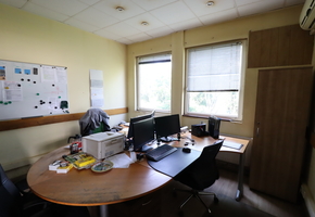 Pest county Veresegyház 7627sqm land 2957sqm building complex, equipped with cranes in whole or in parts to let