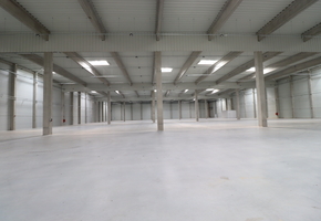 Pest county Vecsés newly built 11.496sqm large warehouse with docking gates on 26.024sqm land for sale