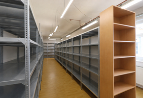 Budapest VIII. district close to Nagyvárad square heated storages with freight lift for rent