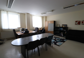Budapest XXI. district Csepel on 963sqm land 3 storeyred 541sqm large office-storage multipurposed building for sale