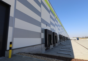 Pest county Páty right at M1 motorway newly built logistic storages to let